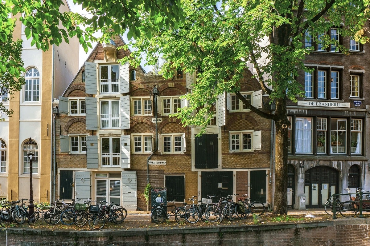 Amsterdam trying to stop investors buying cheap housing